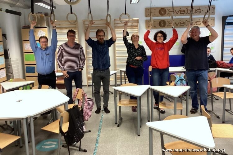 Magyar iskolások finn tantermekben az Experience Workshop segítségével